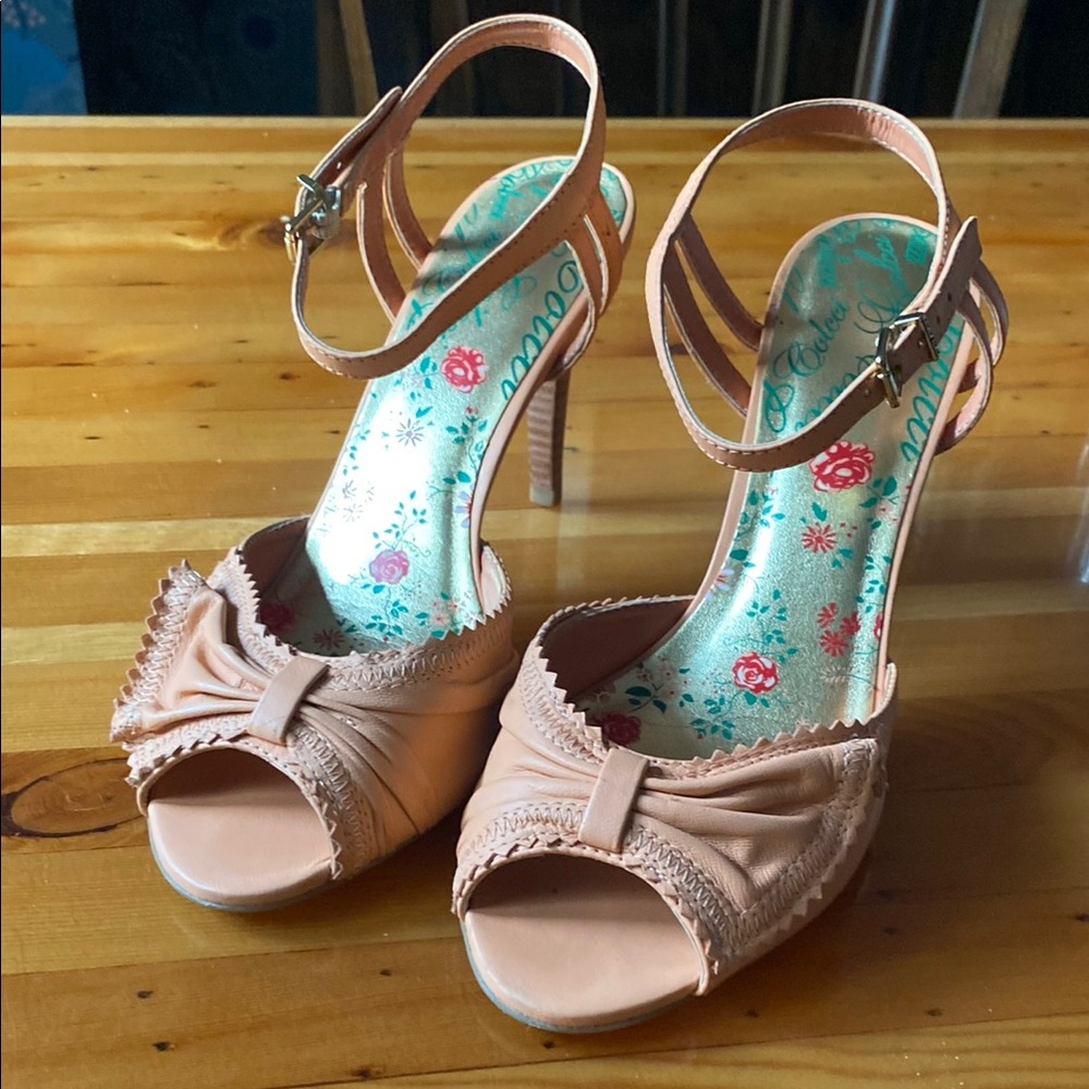 Colcci Peach Ankle Strap Heels - Arabella